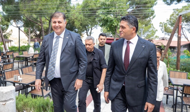 Cemil Tugay Aliağa'da... "Kronikleşmiş sorunları çözmek istiyoruz"