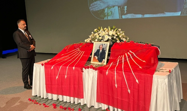CHP İzmir eski İl Başkanı Ekrem Bulgun son yolculuğuna uğurlandı