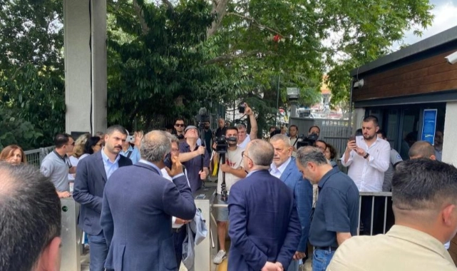 CHP Milletvekilleri Boğaziçi Üniversitesine rektör talimatıyla kampüse alınmadı