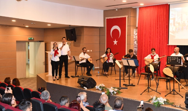 Çiğli Belediyesi bağlama kursiyerlerinden eşsiz konser
