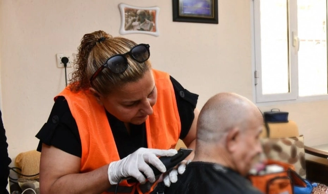 Çiğli'de Kişisel Bakım Hizmeti Yüzleri Güldürüyor