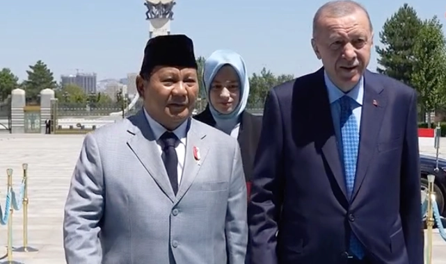 Cumhurbaşkanı Erdoğan, Endonezyalı mevkidaşı Prabowo Subianto ile bir araya geldi