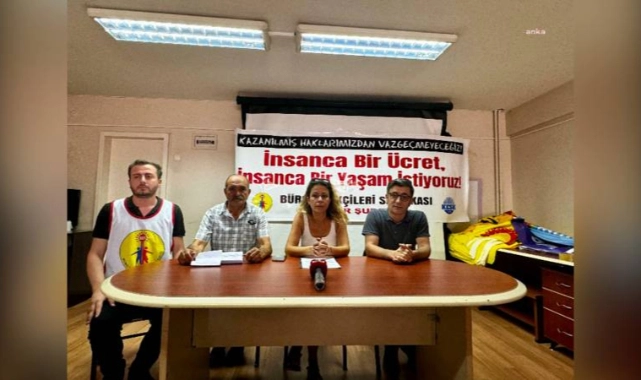 İzmir'de kamu emekçilerinden hükümete tepki