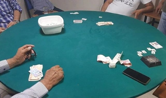 İzmir'de kumar baskını: 127 kişiye 815 bin TL ceza