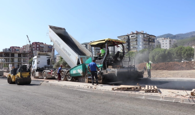Kemalpaşa ve Menderes'in yolları yenileniyor