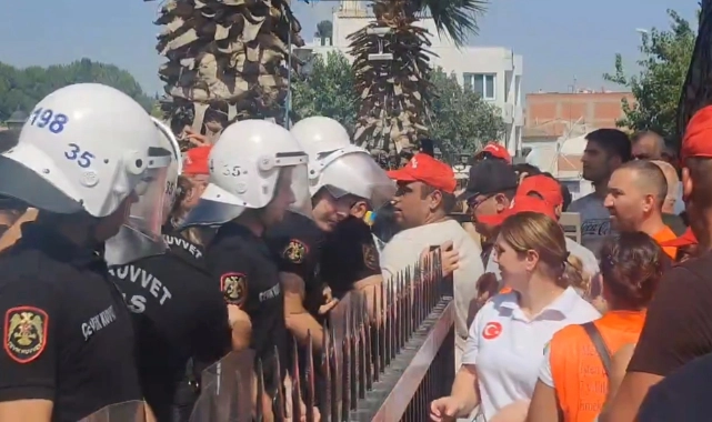 Menemen meclisi öncesi ortalık karıştı! Çevik kuvvet gazla müdahale etti 