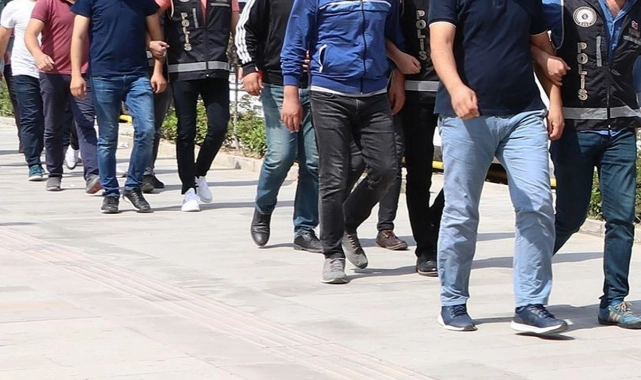 Ödemiş'te otomobilde patlayıcı bulundu: 6 kişi yakalandı 