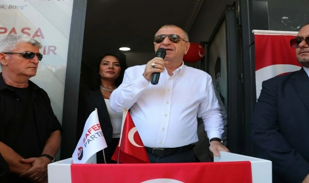 Ümit Özdağ İzmir'de: "Türk milleti artık bu yükü taşımak istemiyor"