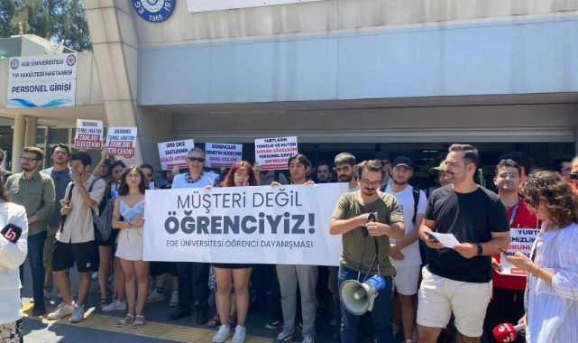 Üniversitelilerden 'Öğrenci Köyü zammı' protestosu: Müşteri değil öğrenciyiz!