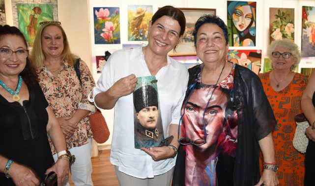 Yenifoça Resim Kursiyerleri sergisi açıldı