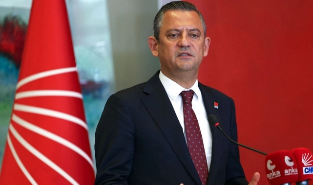 Ayağından vurulduğu iddia edilmişti: Özgür Özel ayağının röntgen filmini paylaştı