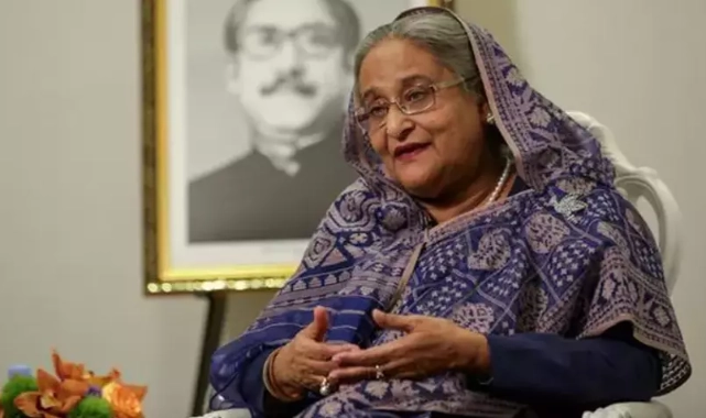 Bangladeş'te protestocular sarayı bastı: Başbakan Hasina ülkeyi helikopterle terk etti