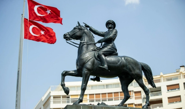 Büyükşehir’den 30 Ağustos’a coşkulu kutlama