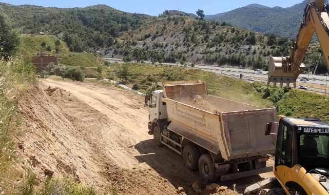 Büyükşehir'in ulaşım yatırımları sürüyor : Yeni açılan yollar trafiğe nefes oldu