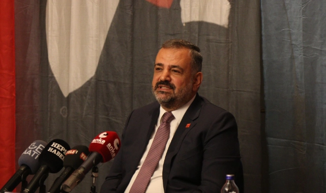CHP İzmir'den hükümete sert tepki: "Gerekirse 180 bin üye çöp toplarız"
