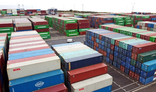 Dış ticaret açığı Temmuz'da geriledi
