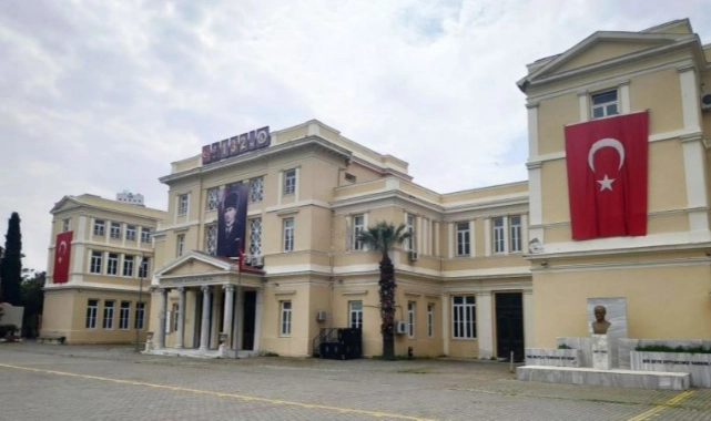 Atatürk Lisesi Mezunları'ndan ihale çıkışı: "Devletin eğitim kurumları rant kapısı olarak görülmemeli"
