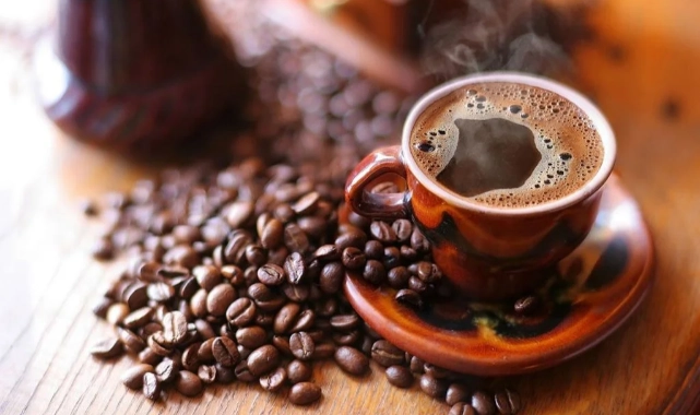 Kahvaltıdan önce kahve içmek zararlı mı?