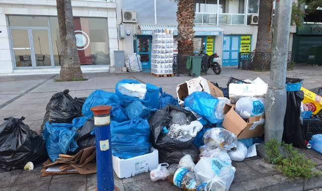 "Vasıf" krizinde ikinci gün: Alsancak çöplüğe döndü! 