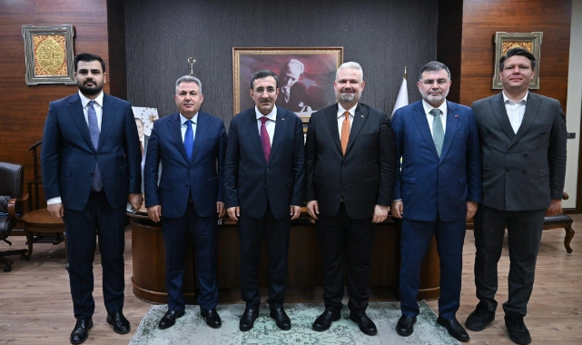 Başkan Pehlivan Cumhurbaşkanı Yardımcısı Cevdet Yılmaz'ı ağırladı
