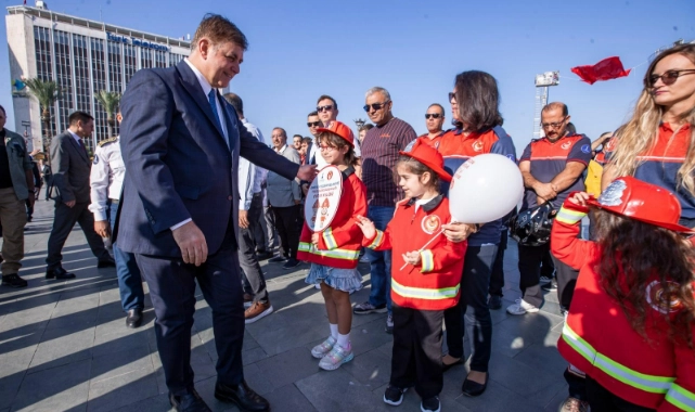 Başkan Tugay: "İzmir İtfaiyesi İzmir’in gururudur"