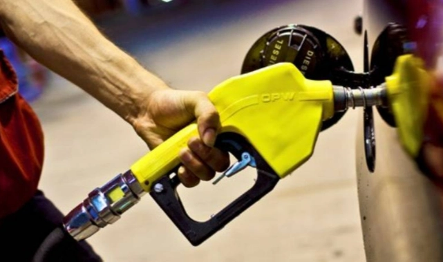 Benzine dev zam yolda