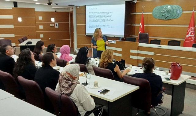 Bornova’da kadın muhtarlara İklim Adaleti Eğitimi: Mahalle yönetiminde kadın gücü