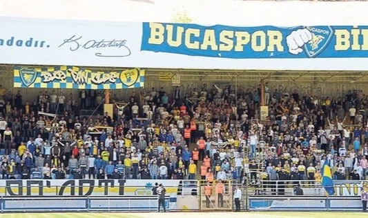 Buca'da taraftar takımına sahip çıkıyor
