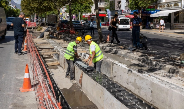 Girne Caddesi’ndeki yağmur suyu mazgalları yenileniyor