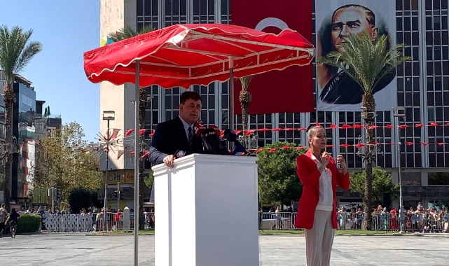 İzmir, kurtuluşunu kutladı: Hiçbir çıkar, vatan sevgisinin önüne geçemez!