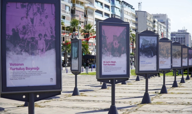 İzmirliler, 'İzmir’in Kurtuluş Bayramı' sergisinde tarihi anıyor