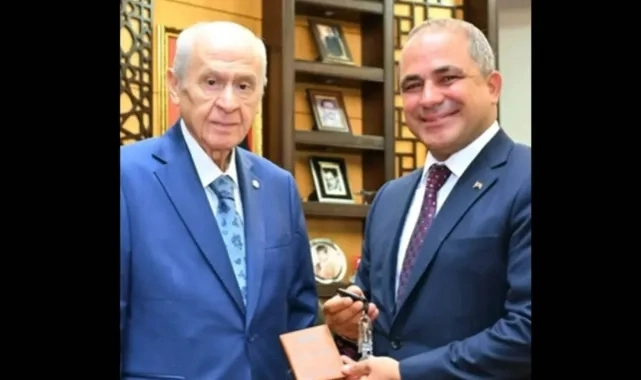 MHP Genel Başkanı Bahçeli, partisinin MYK üyesine cip hediye etti