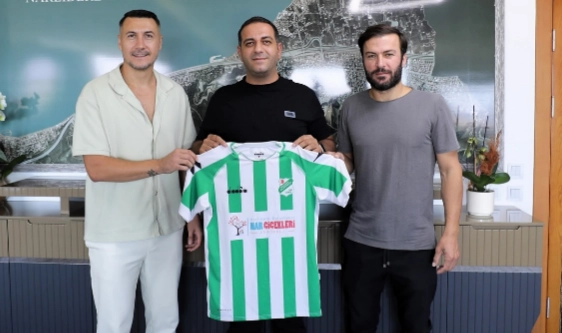 Narlıdere Belediyespor’un yeni transferlerinden Başkan Uzun’a ziyaret