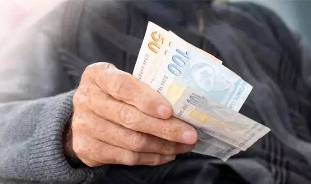 Özçelik-İş Sendikası uyardı: Emekli maaşlarında düşüş yaşanabilir!