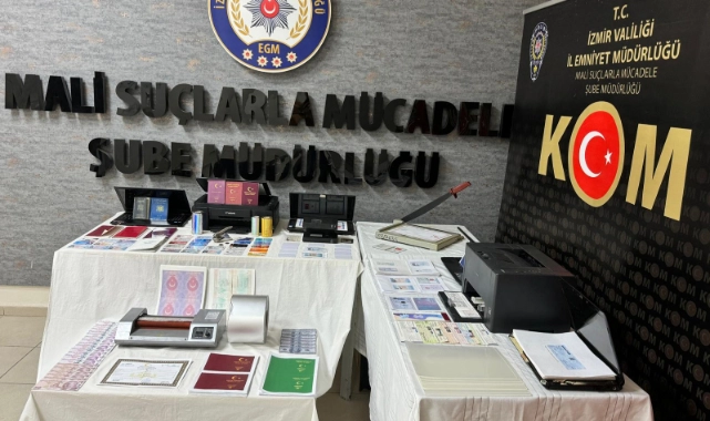 Sahte çek ele verdi: İzmir'de sahtecilik operasyonunda bir kişi tutuklandı!