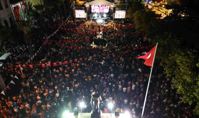 Urla’da kurtuluş coşkusu Haluk Levent’le taçlandı