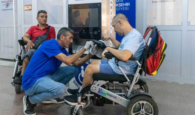 Yangın mağduru, tekerlekli sandalyesine kavuştu: Tekerlekli sandalye hastanesi
