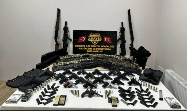 Yasa dışı silah ticaretinde 3 tutuklu