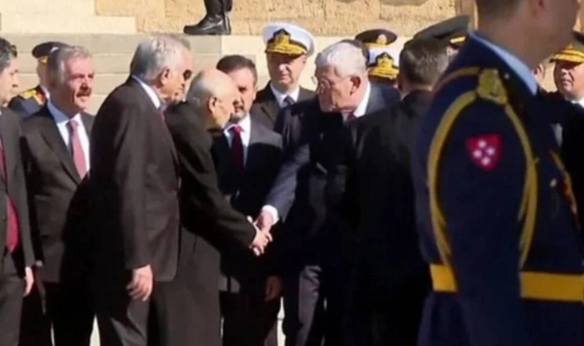 Bahçeli'yle el sıkışması üzerine Dervişoğlu, Demirel ve Ecevit'i hatırlattı