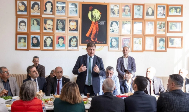 Başkan Tugay'dan Ahmet Özer çıkışı: "Siyasi bir karar" 