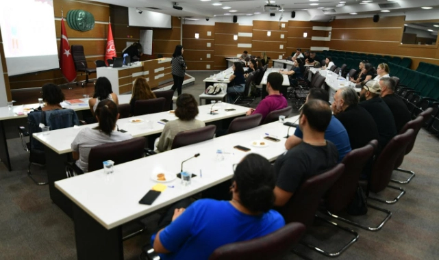 Bornova’da çalışanlara Toplumsal Cinsiyet Eşitliği Semineri