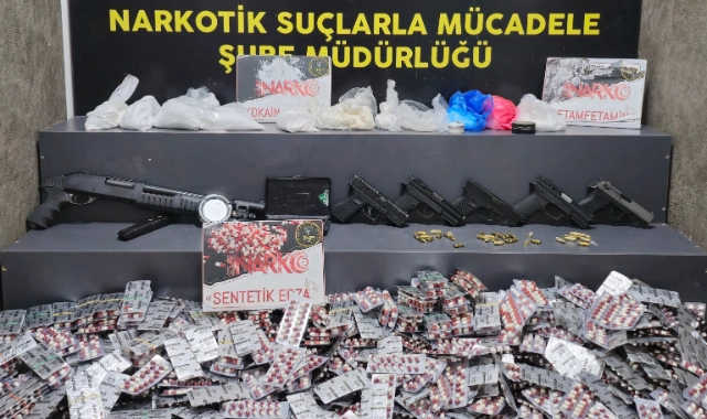 Buca'da zehir tacirlerine operasyon: Yüklü miktarda uyuşturucu madde ele geçirildi