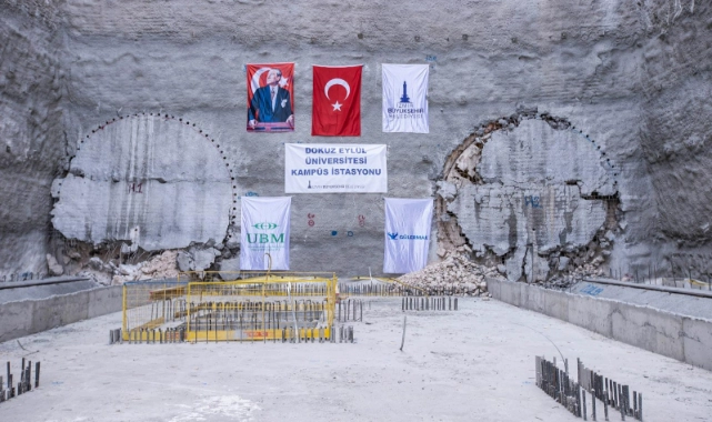 Buca Metrosu’nda tarihi gün... İki TBM aynı anda ışığı gördü!