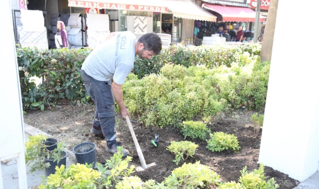 Çiğli Belediyesi’nden yeşillendirme atağı