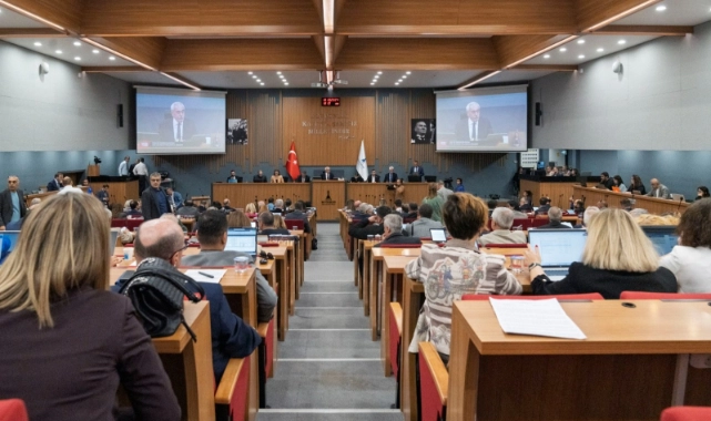 İhtiyaç sahibi emeklilere büyük destek: Su faturalarının yarısını İzmir Büyükşehir Belediyesi ödeyecek