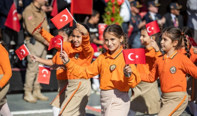 İzBB'den 15 günlük 29 Ekim kutlaması: İzmir’de “Cumhuriyet her yerde”