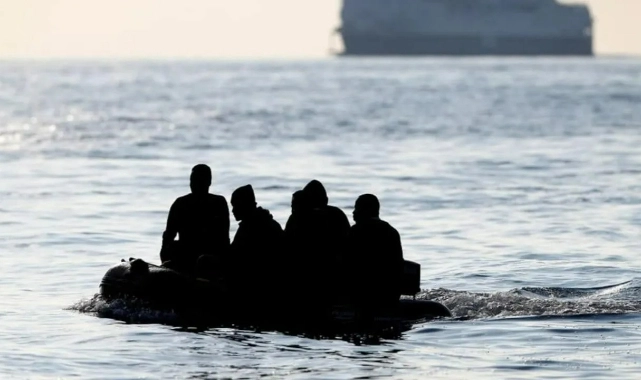 İzmir açıklarında kaçak göçmen mesaisi: 41 kişi yakalandı!