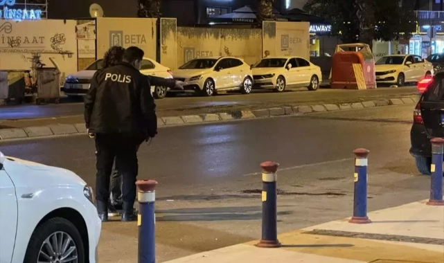 İzmir'de bıçaklı kavga: 1 yaralı