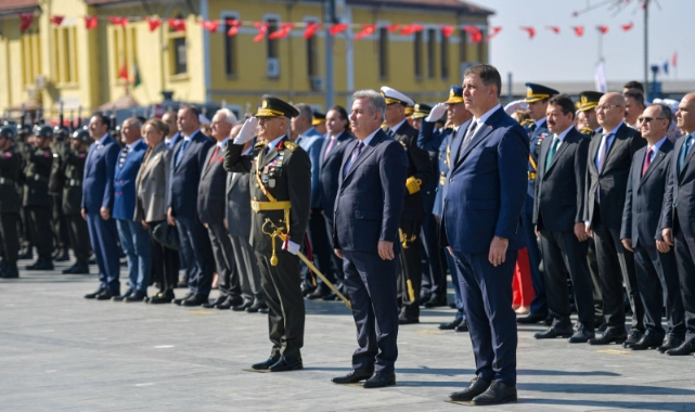 İzmir’de Cumhuriyet Bayramı törenleri başladı!