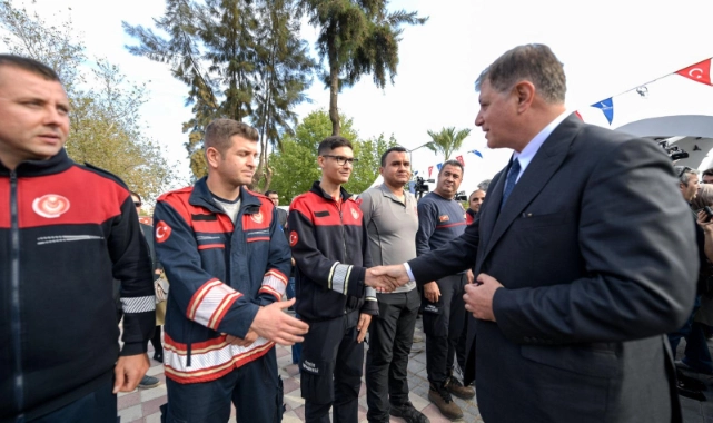 İzmir depreminde hayatını kaybedenler törenle anıldı
